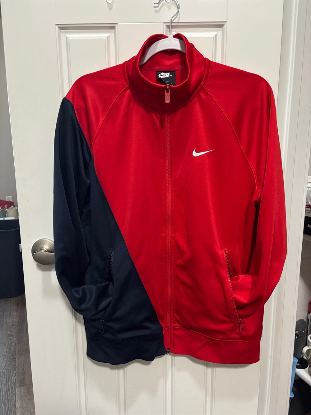 Nike Lightweight Full-Zip Jacket